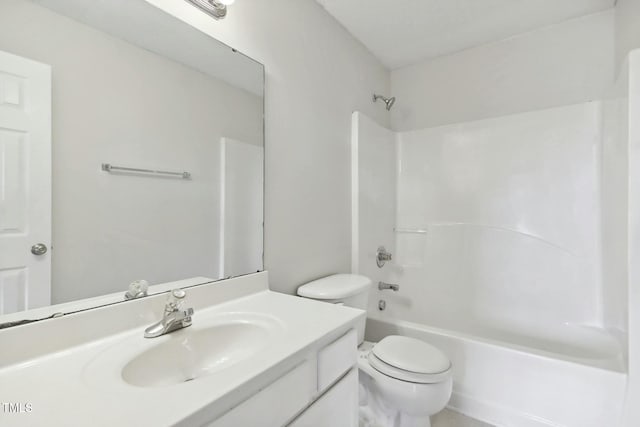 full bathroom featuring vanity, toilet, and shower / bathing tub combination