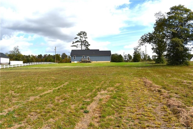 view of yard featuring a rural view