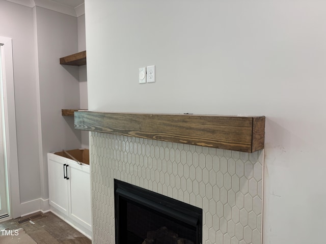 122 Sanderway Dr, Chapel Hill, NC 27516 - detailed view of a fireplace