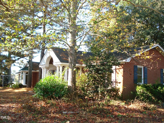 view of front of house