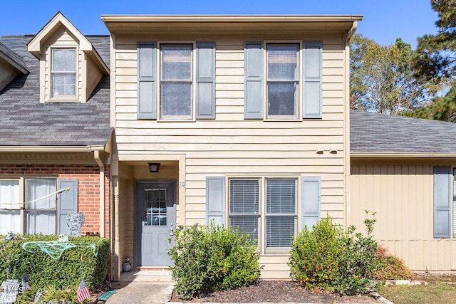 14 Stone Village Ct, Durham, NC 27704 - multi unit property featuring a shingled roof and brick siding