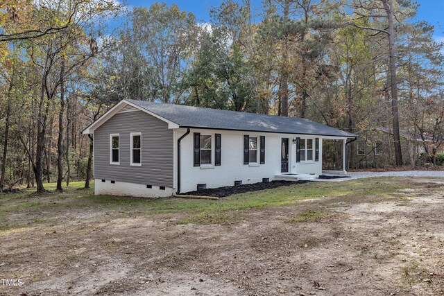 1518 Parks Village Rd, Zebulon, NC 27597 - single story home featuring crawl space and roof with shingles