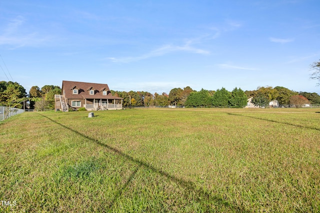 view of yard featuring a rural view