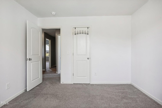 empty room featuring carpet