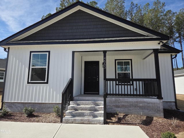 view of front facade featuring covered porch