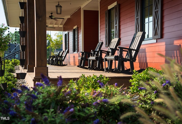 view of patio featuring a porch and ceiling fan