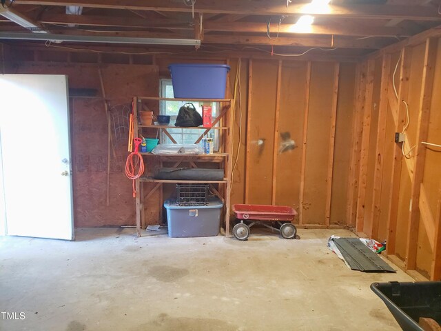 203 Green St, Fremont, NC 27830 - view of below grade area