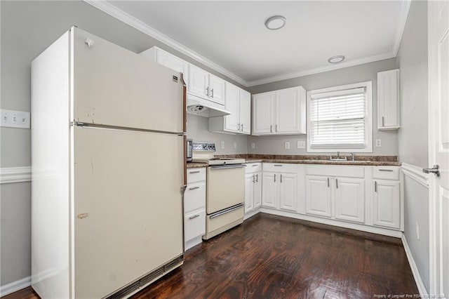 kitchen featuring white appliances, sink, crown molding, dark hardwood / wood-style flooring, and white cabinetry