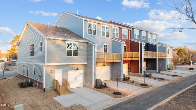 exterior space featuring a balcony