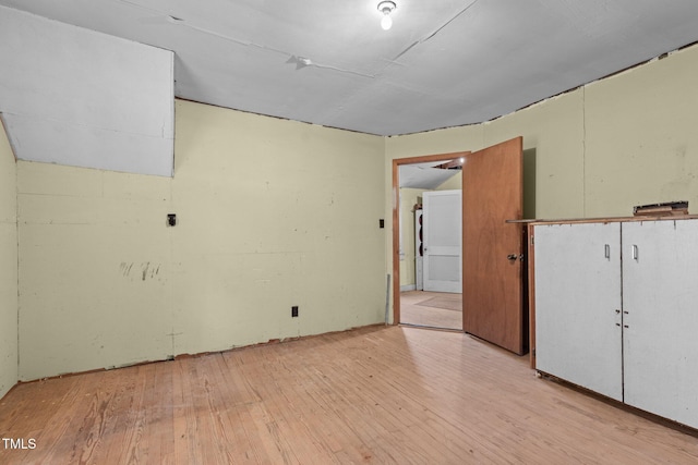 empty room featuring light hardwood / wood-style flooring