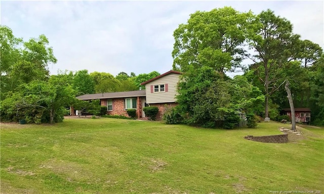 3327 Seven Mountain Dr, Fayetteville, NC 28306 - view of yard