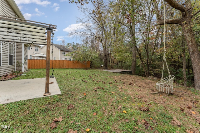 view of yard featuring a patio area