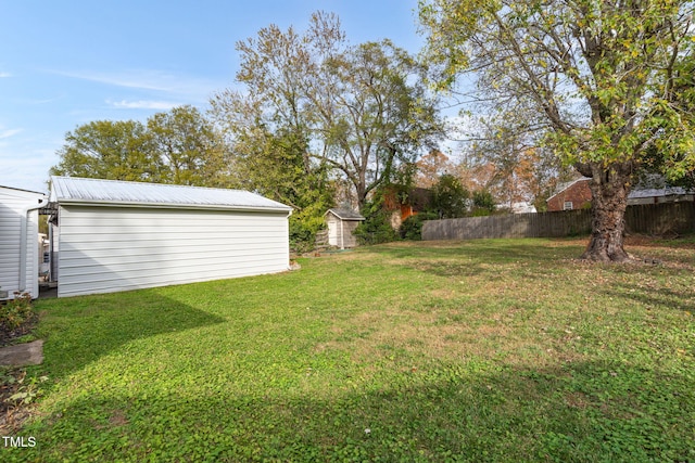 view of yard with a shed