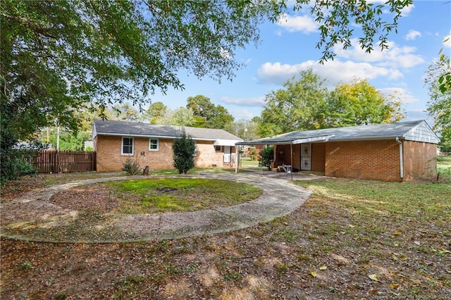 view of yard featuring a carport