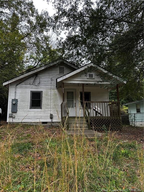 view of front of house with a porch