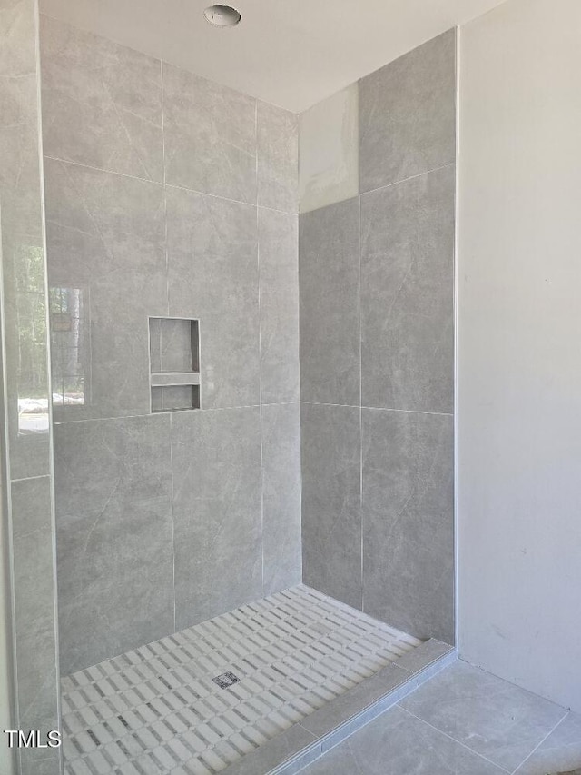 3341 Colby Chase Dr, Apex, NC 27539 - bathroom featuring tiled shower