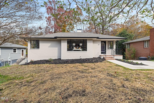 view of front of home with a front yard