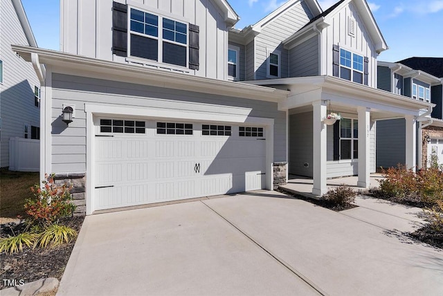 view of front facade with a garage