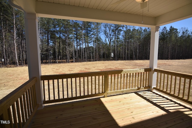 deck with a ceiling fan