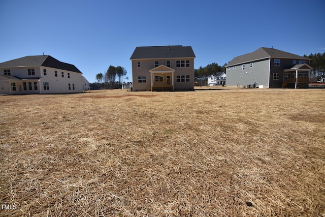 view of yard with a residential view