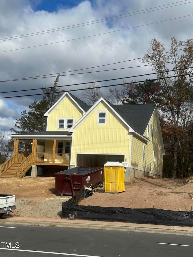 view of front of property with a porch