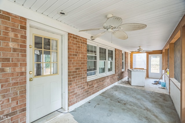 view of patio with ceiling fan