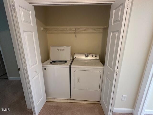 washroom with carpet flooring and independent washer and dryer