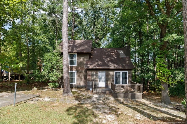 view of front of house featuring a wooden deck