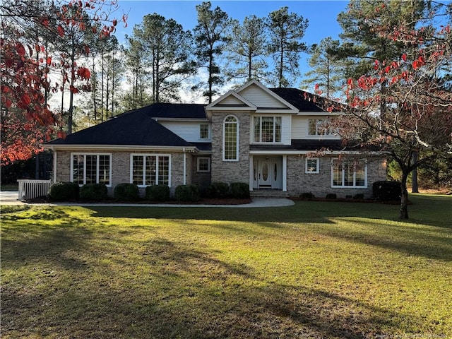 front of property with a front lawn