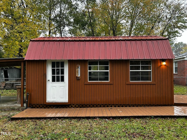 view of outbuilding