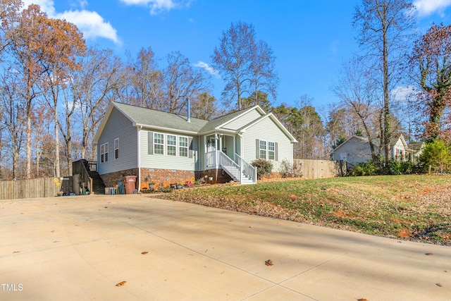 view of front facade with a front lawn