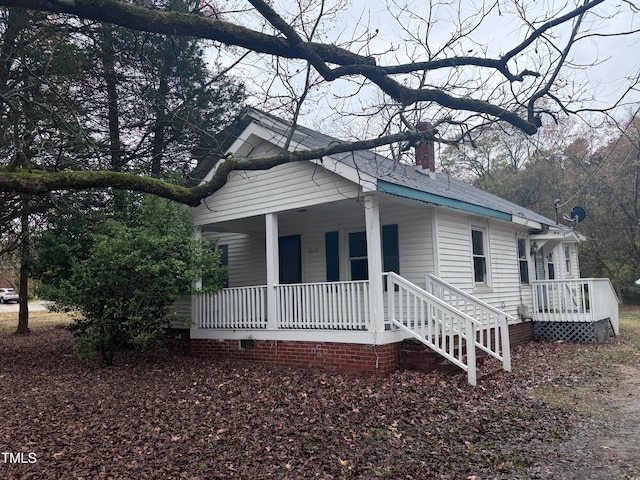 view of front facade with covered porch