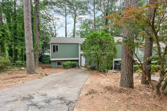 view of front of property