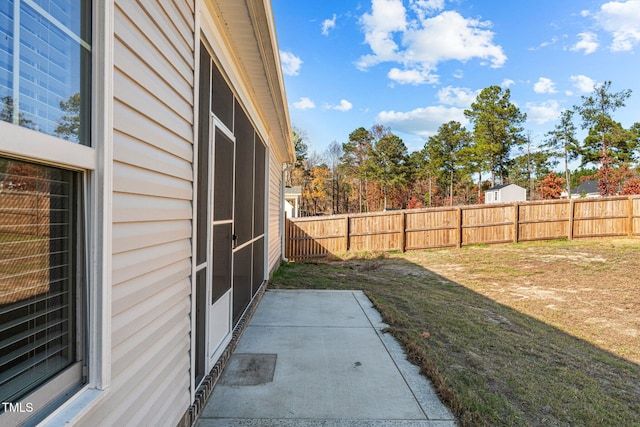 view of yard with a patio