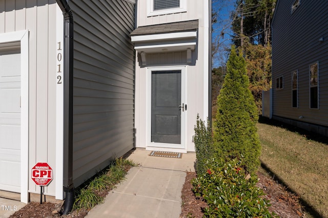 view of property entrance