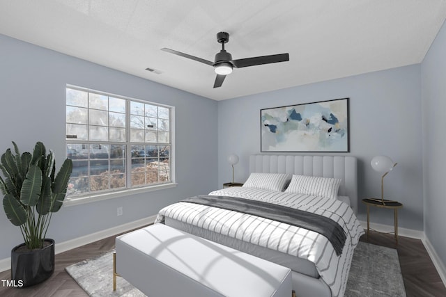 bedroom with ceiling fan