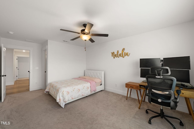 bedroom featuring carpet and ceiling fan