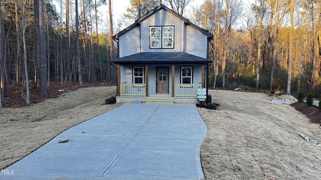 view of front facade with covered porch