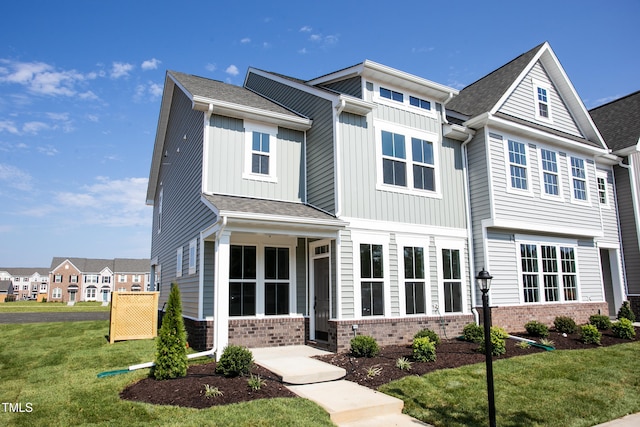 view of front of house featuring a front yard