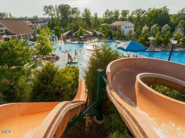 view of swimming pool