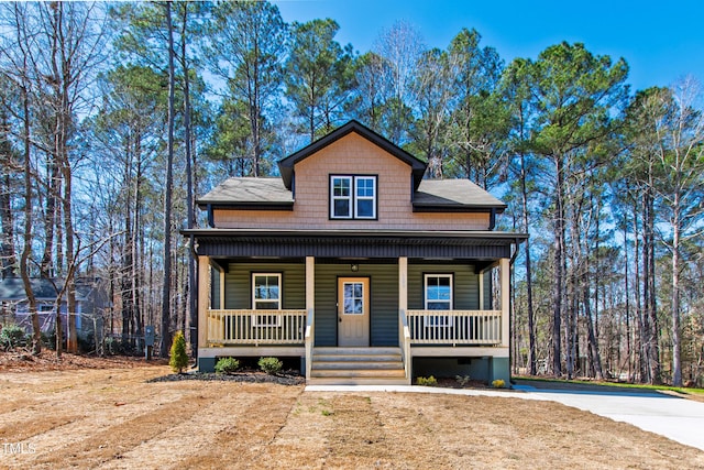 view of front of property featuring covered porch