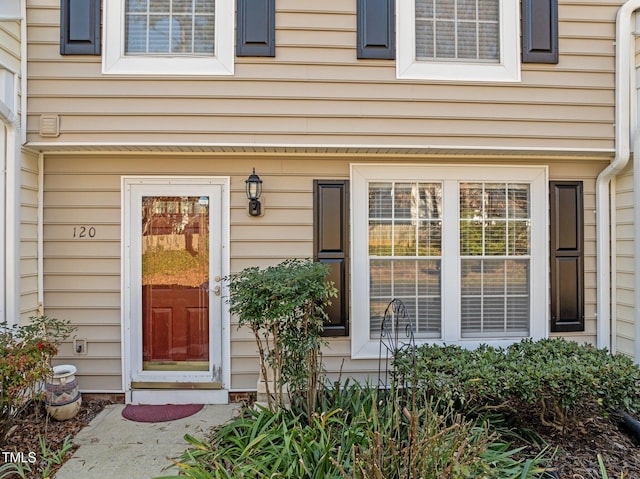 view of property entrance