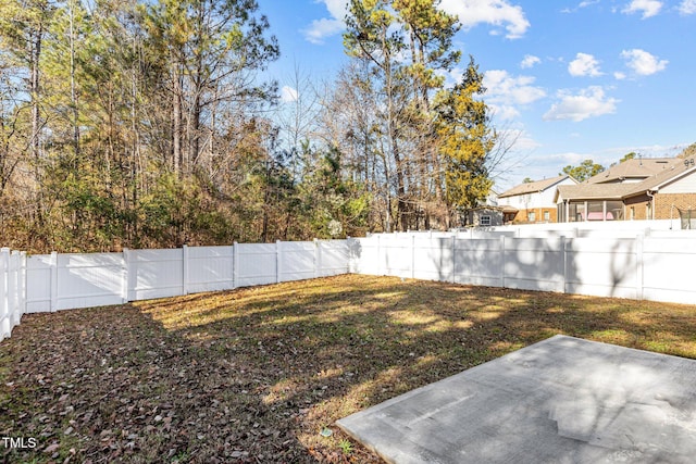 view of yard featuring a patio