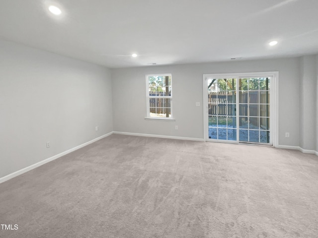 spare room with carpet flooring