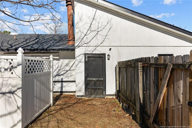 5814 Valhalla Ct, Fayetteville, NC 28304 - view of side of home