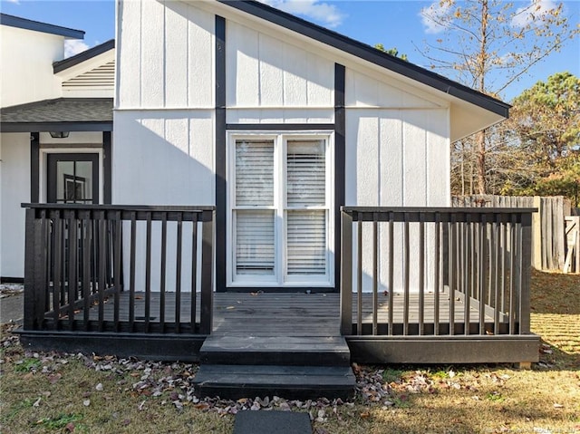 5814 Valhalla Ct, Fayetteville, NC 28304 - rear view of house featuring a deck