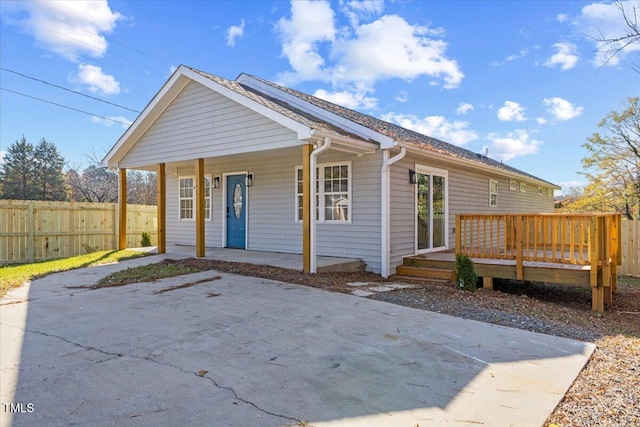 view of front of home featuring covered porch