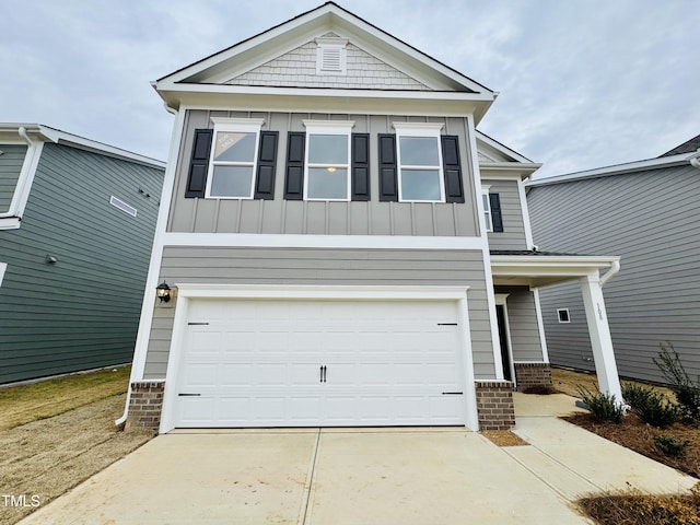 view of front facade with a garage