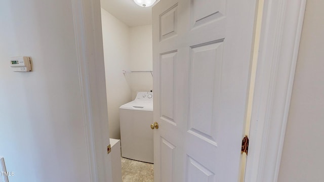 laundry area with washer / clothes dryer