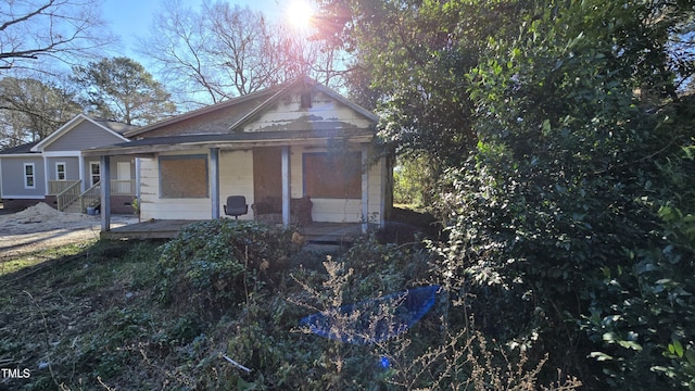 view of front facade with a porch